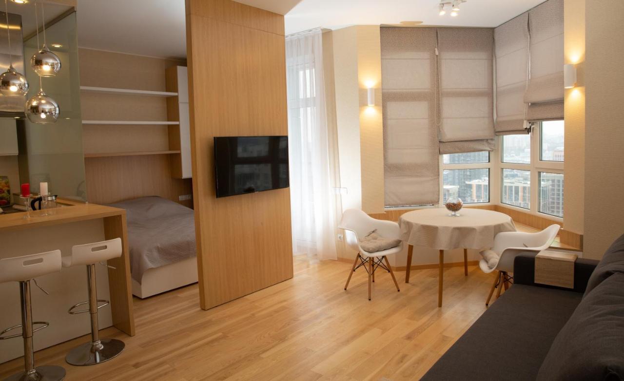 Comfortable Apartments French Quarter Акумулятори Світло Інтернет Завжди 基輔 外观 照片